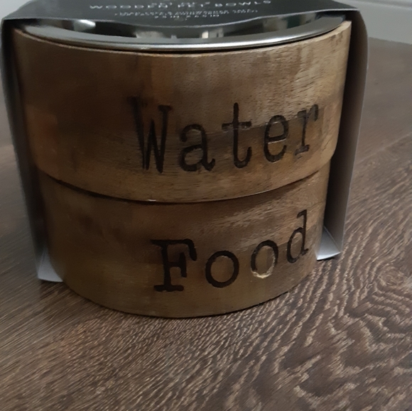 Dog food bowls - Picture 3 of 4